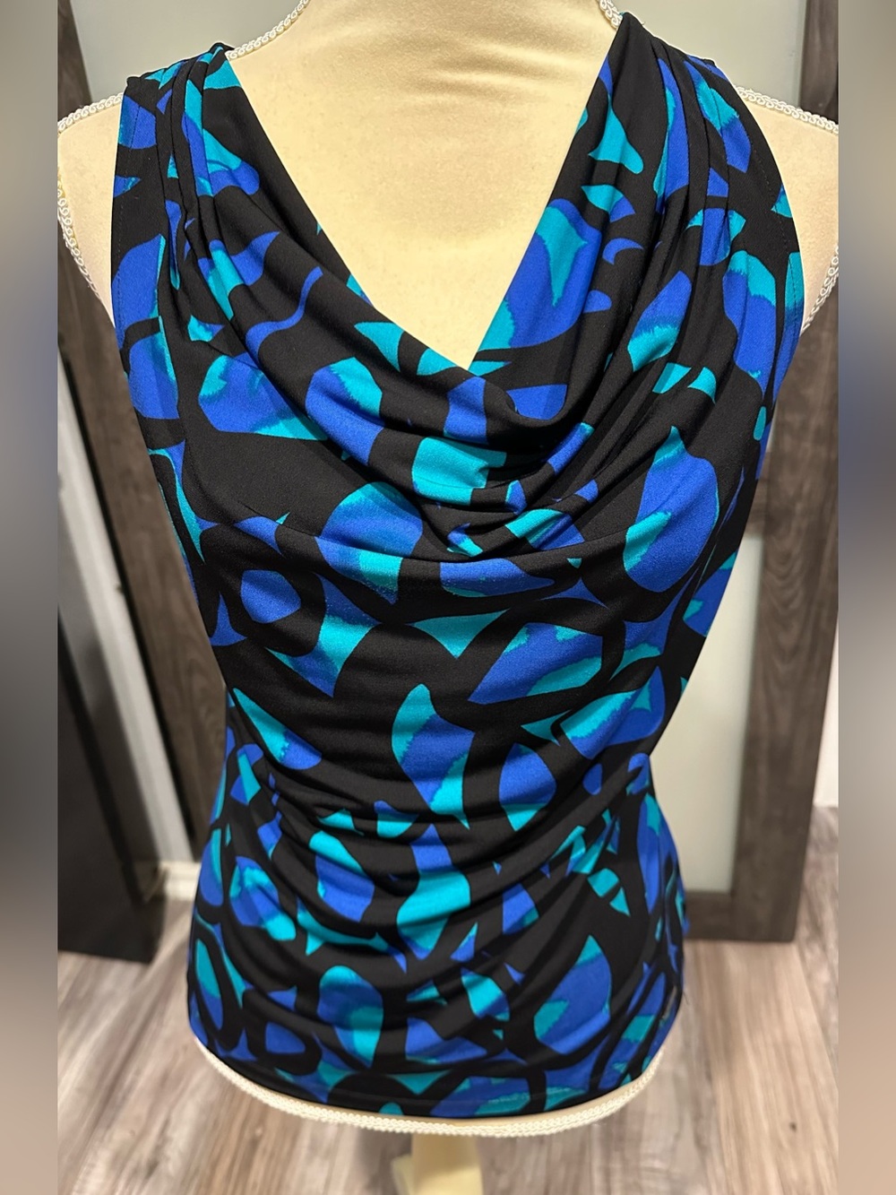 Calvin Klein Women’s Cowl Neck Sleeveless Top Blue Black Geometric Print Small